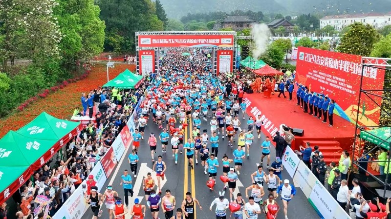 吉安青原山半程马拉松赛现场4.jpg